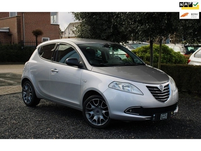 Lancia Ypsilon 0.9 TwinAir Platinum NL-Auto Clima NAP Leer