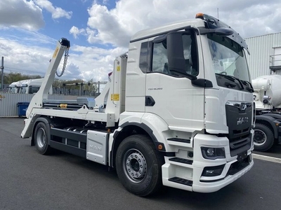 MAN TGS 18.360 4x2 HYVA Portaalarm 14T