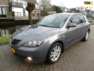 Mazda 3 1.6 S-VT 105pk Executive 5-deurs Airco Trekhaak