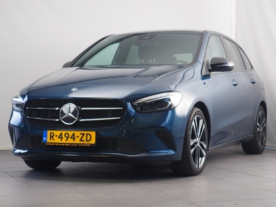 MERCEDES B-KLASSE 200 Premium Plus | Noodremassistent | Stoelverwarming | Navigatie | Achteruitrijcamera | Cruise Control | Grootlichtassistent | Parkeersensoren voor- en achter |