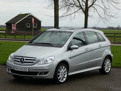 Mercedes-Benz B-Klasse 200 * Airco * Leder * Pano *