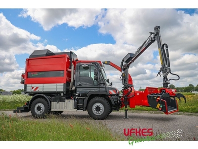 Mercedes-Benz Unimog U 427 Greentec woodchipper combi