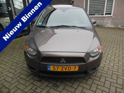 Mitsubishi Colt 1.3 Edition Two Staat in De Krim