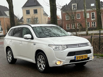 Mitsubishi Outlander 2.0 PHEV Instyle