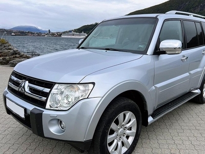 Mitsubishi Pajero 3.2 DI-D Automatique 7 Places