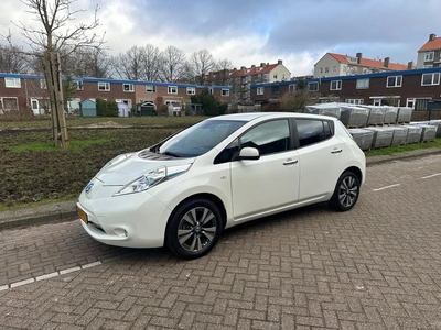 Nissan Leaf Base 24 kWh 2000euro Subsidie Mogelijk White