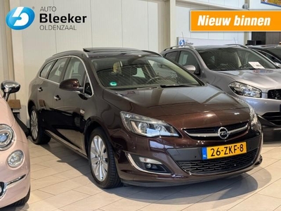 Opel Astra 1.4 T Cosmo Xenon Cruise Navi Trekhaak AGR stoel Opendak