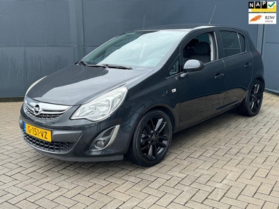 Opel Corsa 1.2-16V Cosmo / 5 Deurs / Facelift / Airco