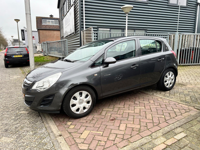 Opel Corsa 1.4-16V Cosmo 5-Deurs Airco