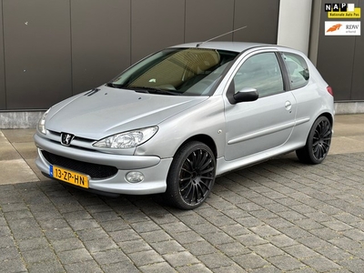 Peugeot 206 1.4 Forever l Airco l Volleder l Koppeling vv l