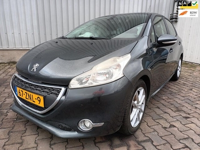 Peugeot 208 1.2 VTi Envy - Airco - Navi - Export - Schade