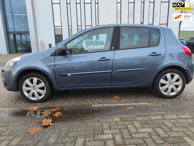 Renault Clio 1.6 20th Anniversary Automaat ,Airco cruise