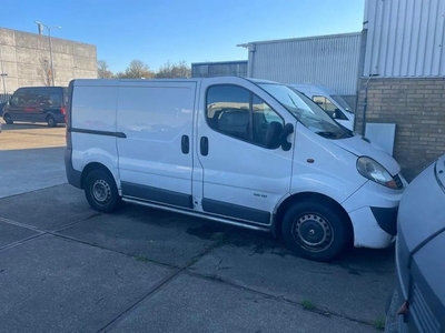 Renault Trafic 2.0 dCi T27 L1H1 Générique DC (bj 2007)