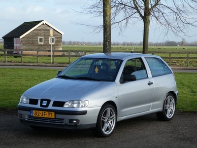 SEAT Ibiza 1.4-16V Sport-Edition * KOOPJE! * (bj 2002)