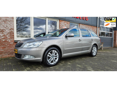 Skoda Octavia Combi 1.2 TSI Elegance Trekhaak! Automaat/DSG! Nette Auto! PDC! Cruise Control!