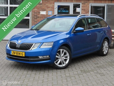 Skoda Octavia Combi 1.5 TSI Business Edition Plus, Panodak