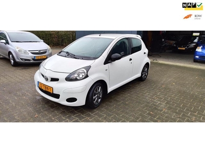 Toyota Aygo 1.0-12V bj 2012 airco MOTOR STUK