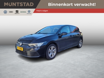 VOLKSWAGEN GOLF 1.5 TSI 130PK Life | Navigatie | PDC | Apple CarPlay | LED | Adaptive Cruise | Getint Glas |