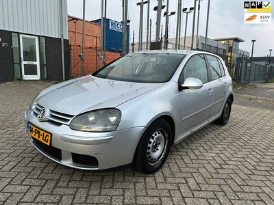 Volkswagen Golf 1.6 FSI Sportline 2004 ZILVER 5 DEURS