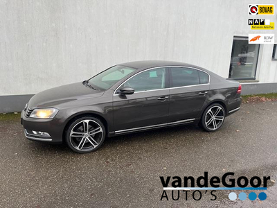 Volkswagen Passat 1.4 TSI Highline BlueMotion, '13, 130000 km, navi, 19'' velgen, sportief !