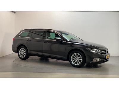 Volkswagen Passat Variant 1.5 TSI 150pk DSG Comfort Business Navigatie Parkeersensoren App-Connect