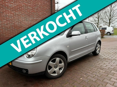 Volkswagen Polo 1.4-16V Highline