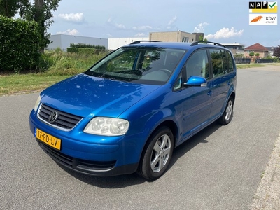 Volkswagen Touran 2.0-16V FSI APK /AIRCO/CRUISE