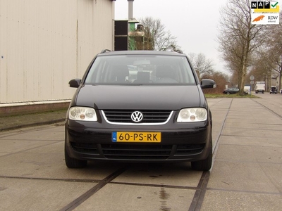 Volkswagen Touran 2.0-16V FSI Trendline 2004 Clima/Cruise