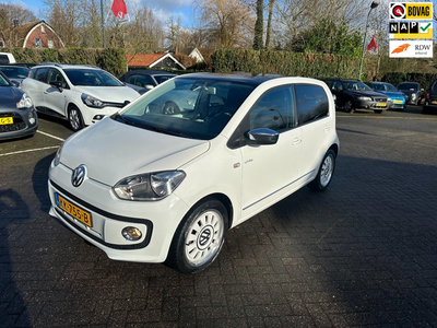 Volkswagen Up! 1.0 high up! BlueMotion navigatie , panoramadak , pdc