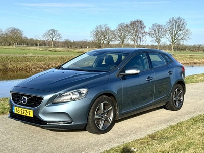 Volvo V40 1.6 T3 Kinetic Nederlandse auto Dealer