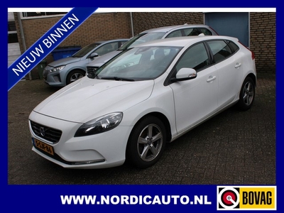 Volvo V40 1.6 T3 MOMENTUM / NAVI / CAMERA TEKST GOED