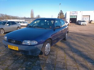 Opel Astra 1.6I SEASON