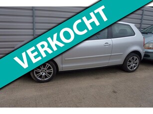 Volkswagen Polo 1.4-16V airco , lm.velgen apk tot 24-11-2020