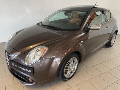 Alfa Romeo MiTo 1.4 T Distinctive AUTOMAAT AIRCO LEER PANO BOSE STOELVERW VELGEN PDC ZEER NETTE AUTO