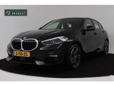 BMW 1-serie 118i Executive Edition Sport Automaat (CARPLAY, CAMERA, PARKEERSENSOREN V+A, SFEERVERLICHTING, CRUISE CONTROL)