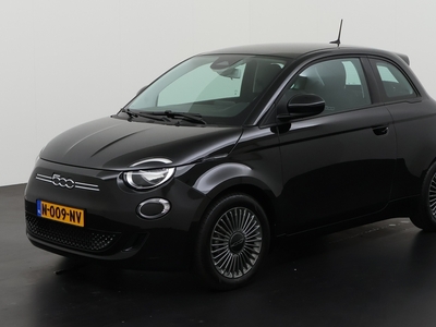 FIAT 500 RED 24 kWh 3-fase | 18.895,- na subsidie | Apple/Android Carplay | Digital Cockpit | Stoelverwarming | 2e Paasdag Open!