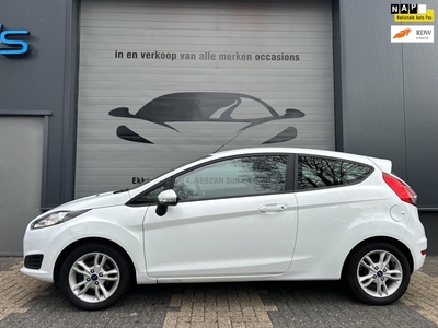 Ford Fiesta 1.0 Titanium airco velgen 2014 navigatie rijdt super nieuwe apk!