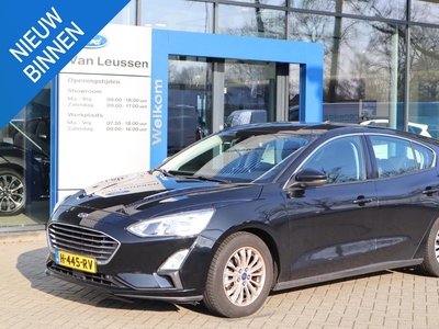 Ford Focus 125PK TITANIUM 5-DEURS NAVI CLIMA KEYLESS TREKHAAK PARK-SENSOREN LM-VELGEN