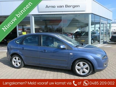 Ford Focus 1.6-16V First Edition, airco, cruisecontrol, navi.