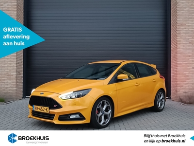 FORD FOCUS 2.0 ST | Tangerine Scream | Orig. NL | Xenon | Spoiler | BLIS | Stoelverwarming |