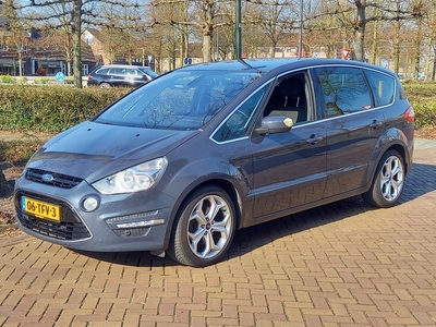 Ford S-Max 1.6 EcoBoost 160-pk Titanium 1600 kg geremd aanhangwagen gewicht