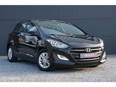 Hyundai i30 1.6 CRDi Business Edition Navi Cam Cruise Netjes