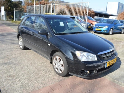 Kia Cerato 2.0-16V EX bj06 Airco elec pak