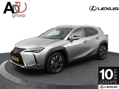 Lexus UX 250h Executive Line | Stoelkoeling | Head-Up Display| Elektrisch bedienbare achterklep |