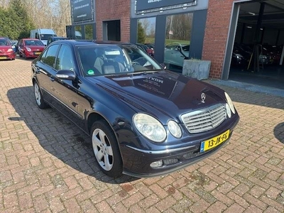 Mercedes-Benz E-klasse 240 Elegance AUT, Zeer Nette Staat