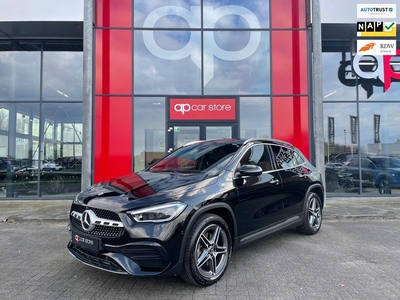 Mercedes-Benz GLA-klasse GLA 250e AMG Pakket Panorama Sfeerverlichting Camera voorzijde / achter