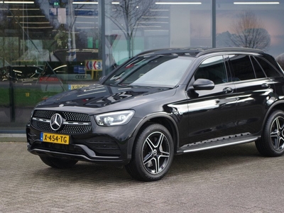 Mercedes-Benz GLC 300e 4MATIC 320 PK AMG-Line Plug-in Hybride, LED, Camera, Night-Pakket, CarPlay