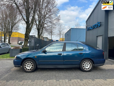 Nissan Primera 2.0 Comfort airco 140.000 km nap nieuwe banden