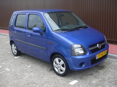 Opel Agila 1.2-16V Maxx HOGE INSTAP en met nieuwe APK