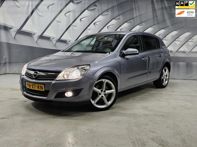 Opel Astra 1.6 Turbo 180pk uniek wolf in schaapskleren opc